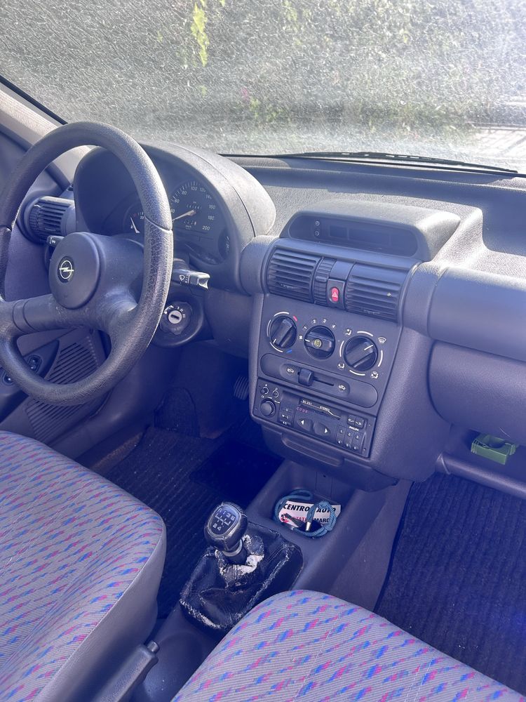 Opel corsa B 1000 cc de 1995