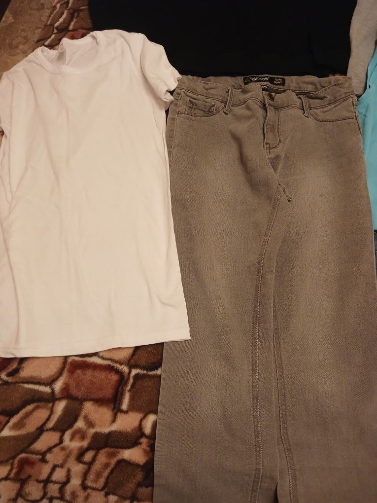 Одяг на хлопчика 9-10 років, джинси,реклами,футболки,майка,шорти,светр