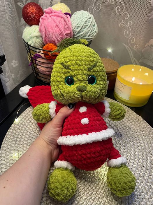 В'язані іграшки ручної роботи