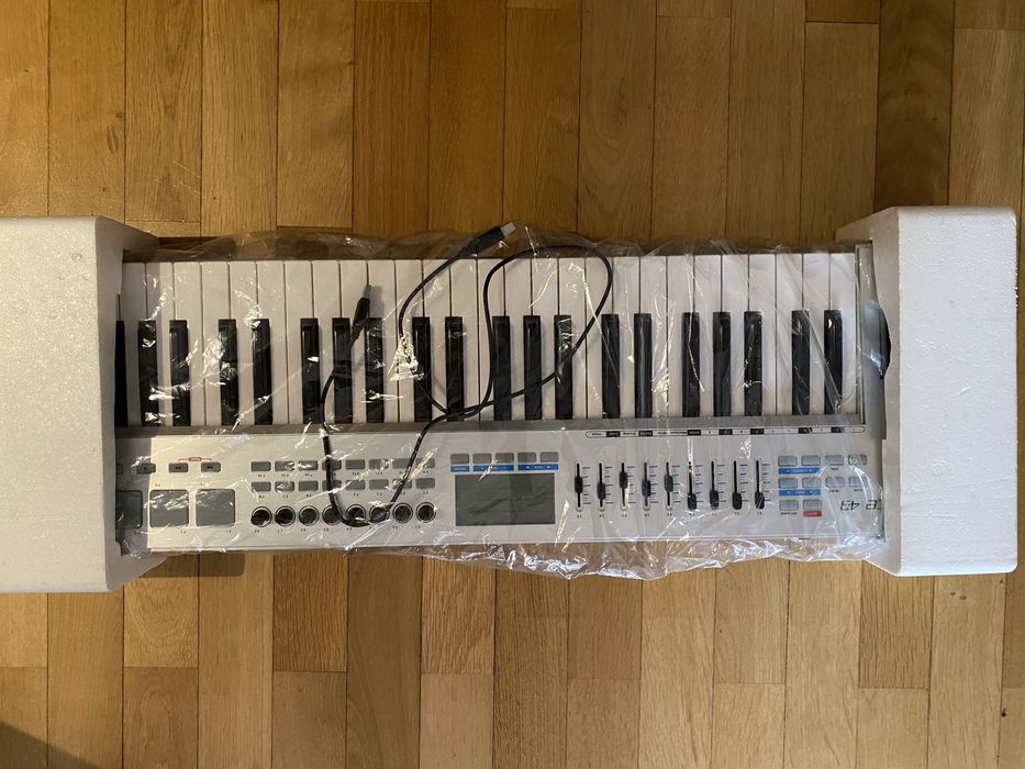 Teclado Samson Graphite 49 Special Edition USB MIDI controller