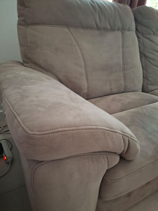 Dwie sofy z funkcją relax