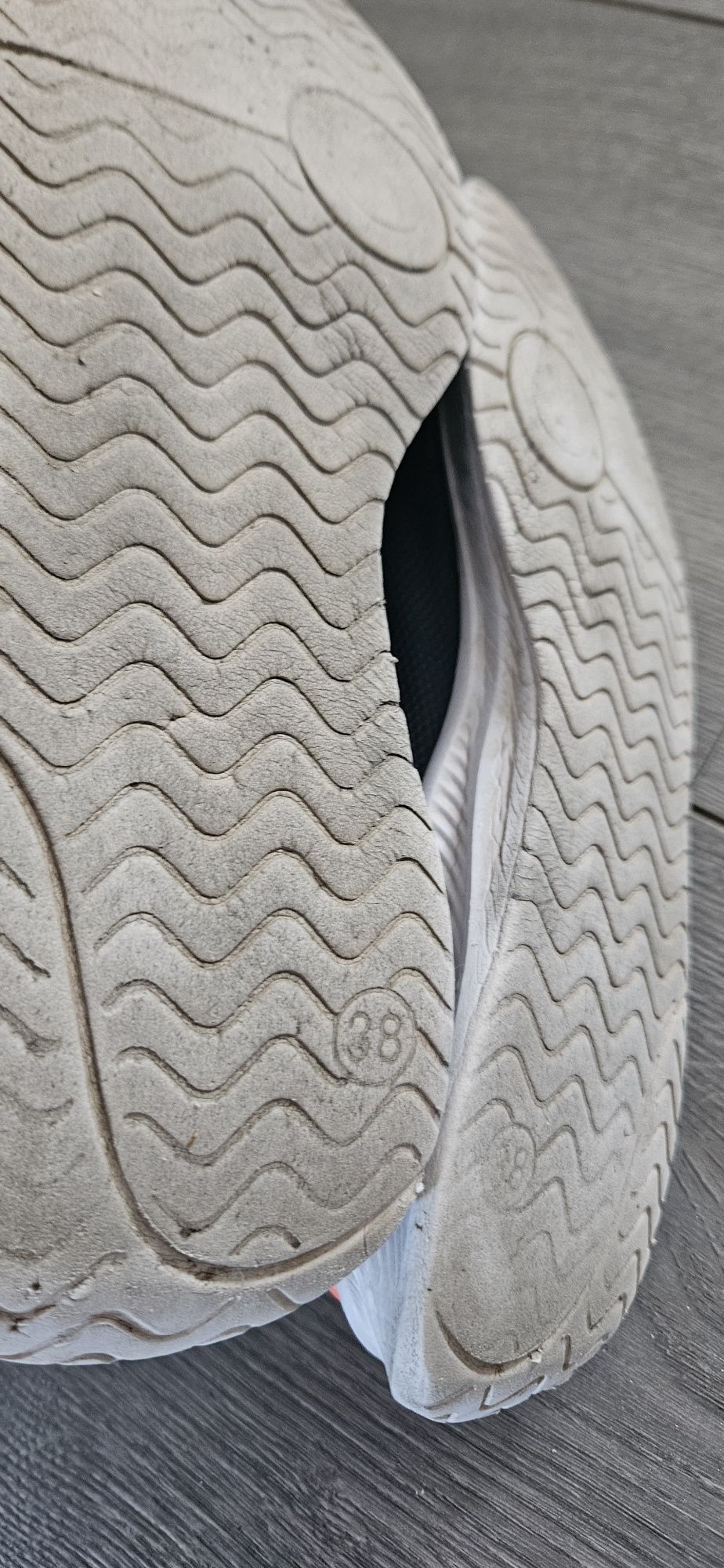 Buty sportowe dla chłopca r 38