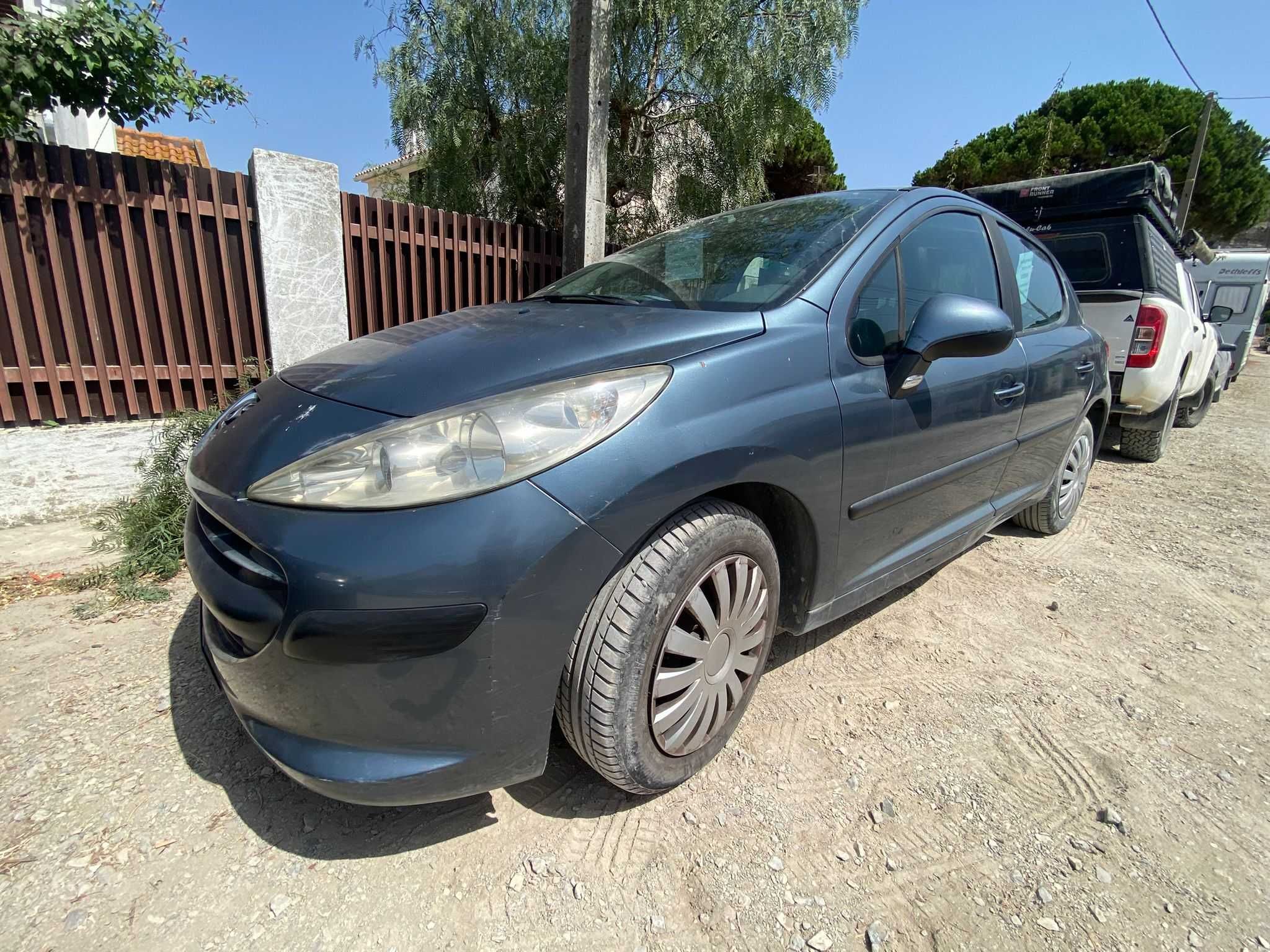 Peugeot 207 5 portas 1.4 88CV agosto 2006 1 dono