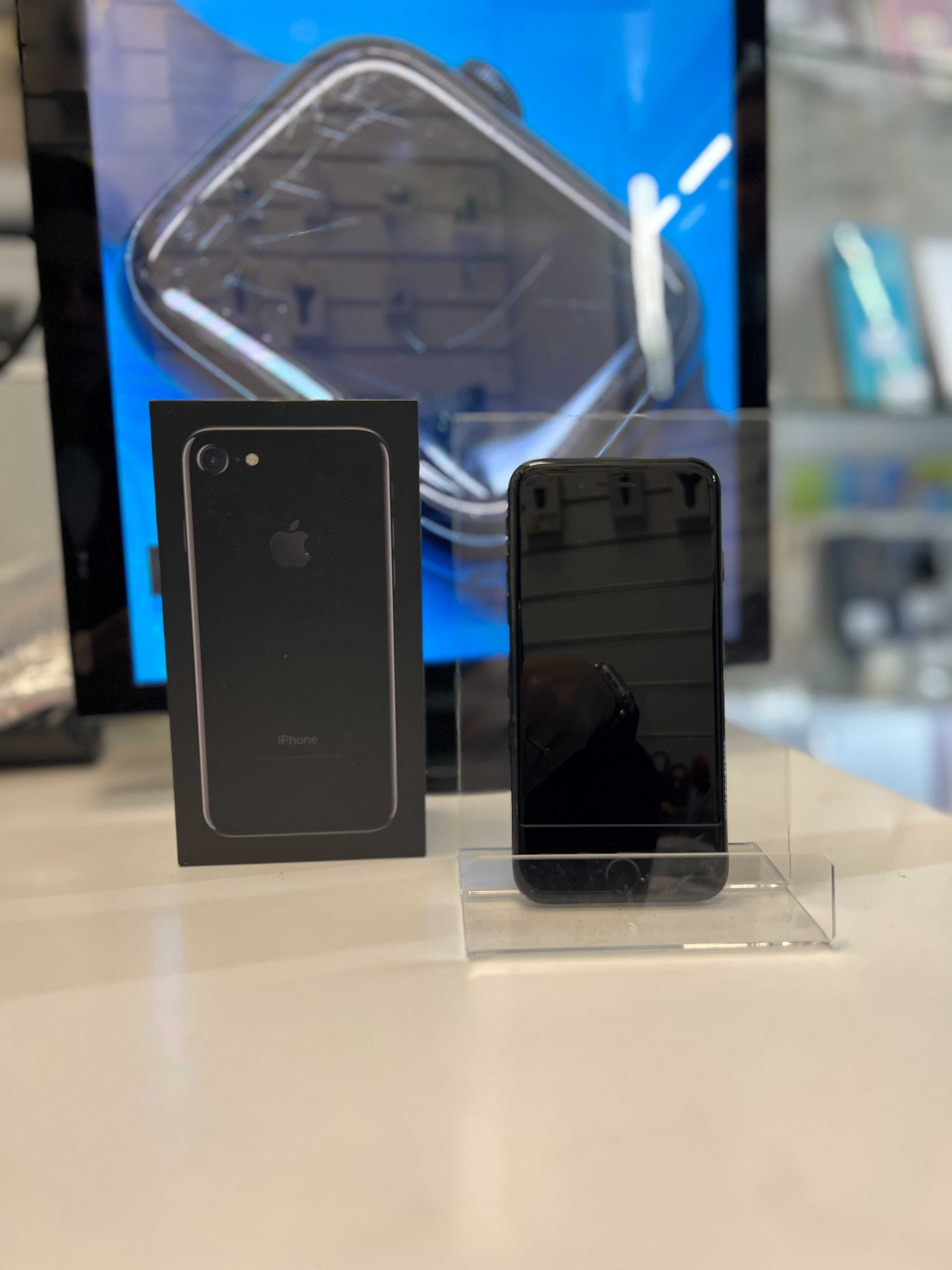 Smartfon Apple iPhone 7 2 / 128GB Jet Black
