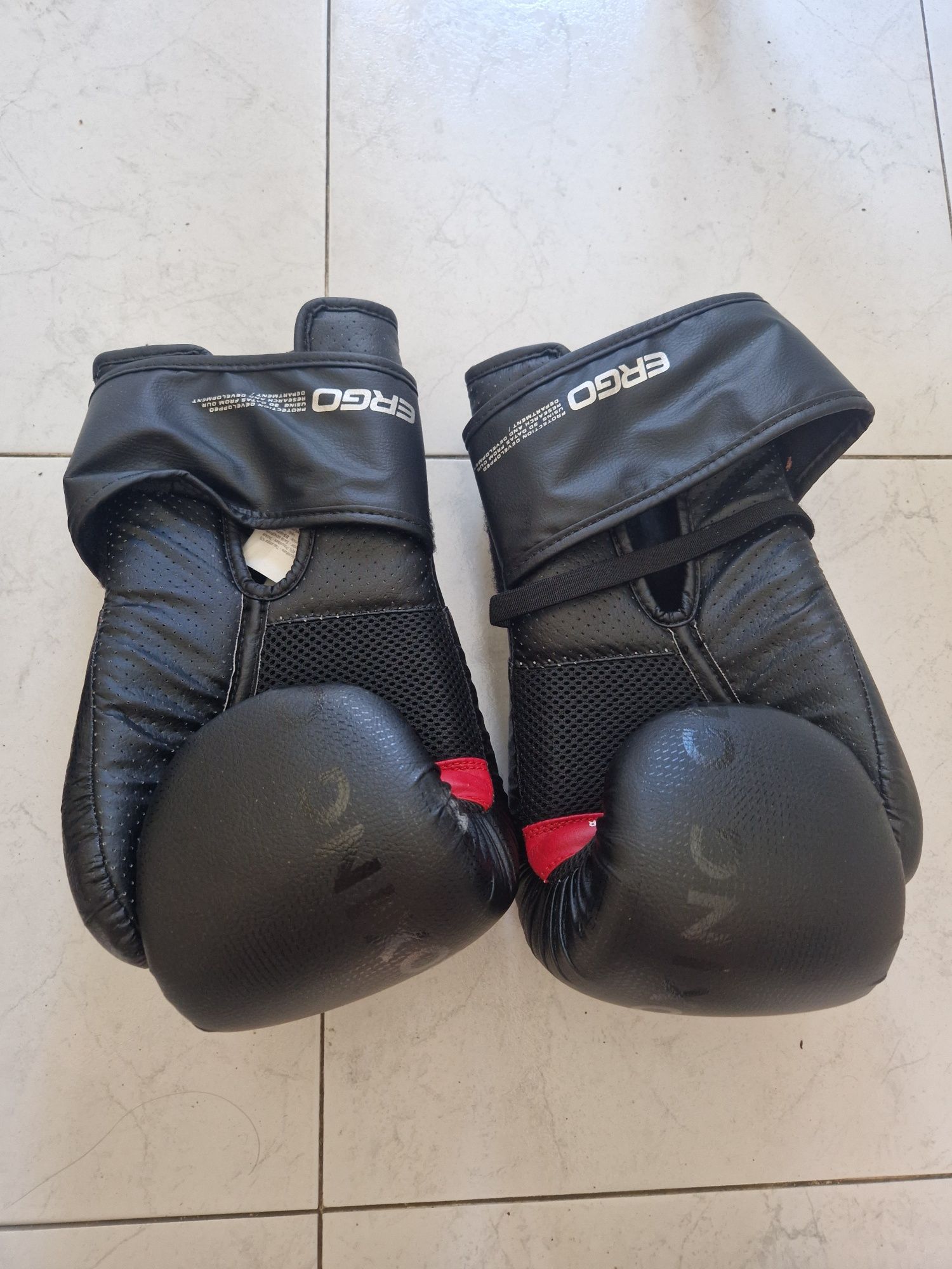 Luvas boxe utilizadas poucas vezes. Como novas