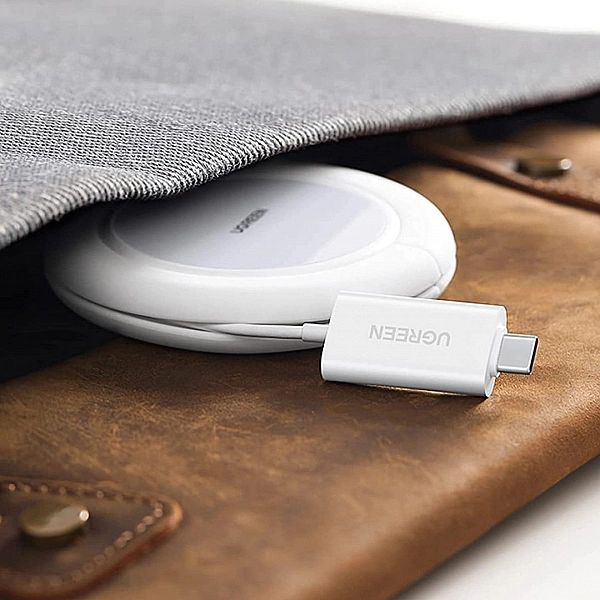 Ugreen ładowarka bezprzewodowa Qi 15W z silikonowym etui kompatybilna