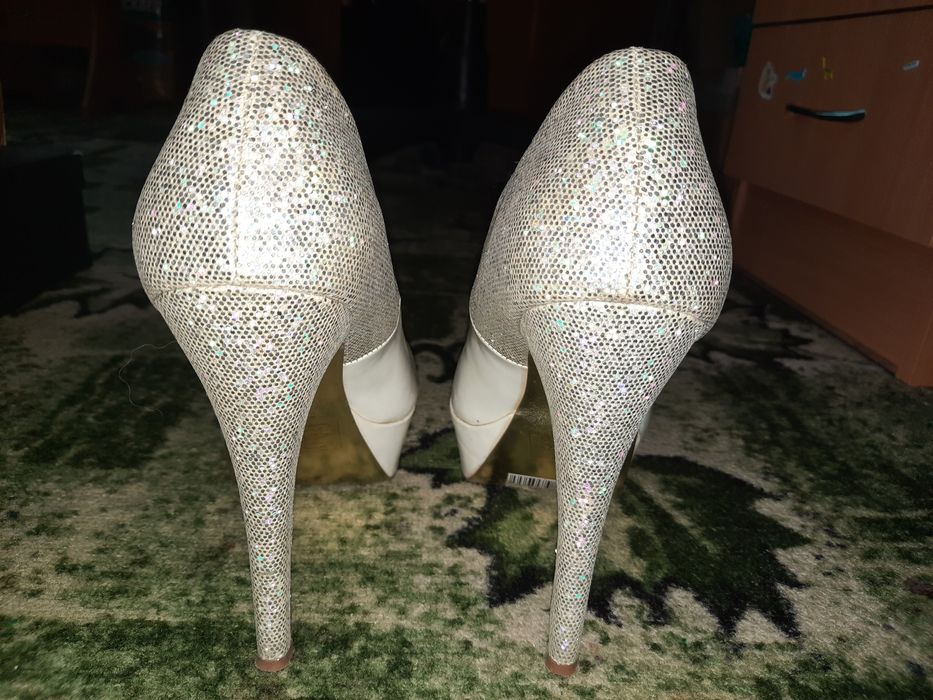 Лабутены туфли, р.39,40 б/у