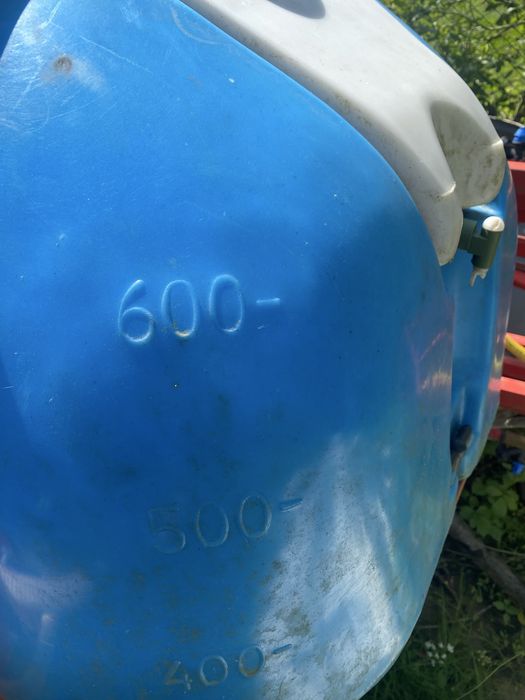 Продам оприскувач навісний на 600 літрів