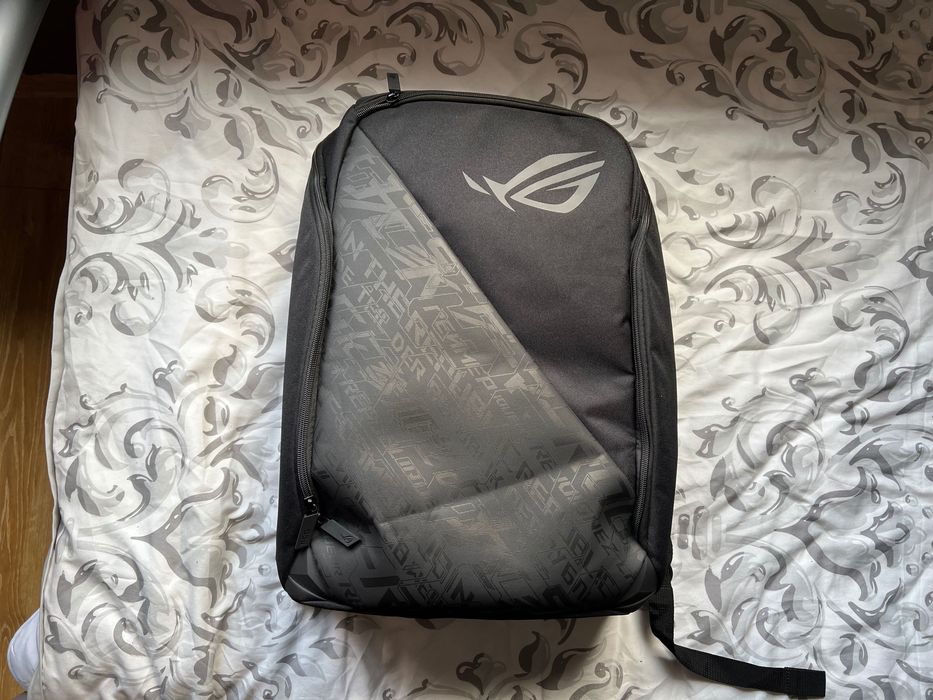 Laptop 17” RTX2080 i7-8750H 16GB RAM 144Hz IPS ASUS ROG G703GX