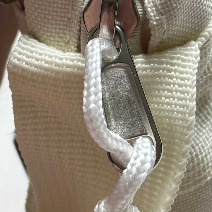 Сумка The North Face у 3-ох кольорах(Чорний, Бежевий, Білий).