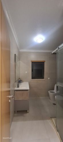 Quarto privado para arrendamento em Porto de Mós