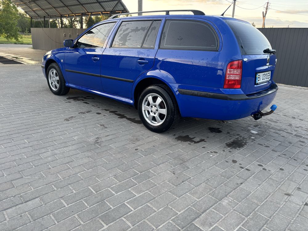 Skoda Oktavia tour 1.6 MPI lux