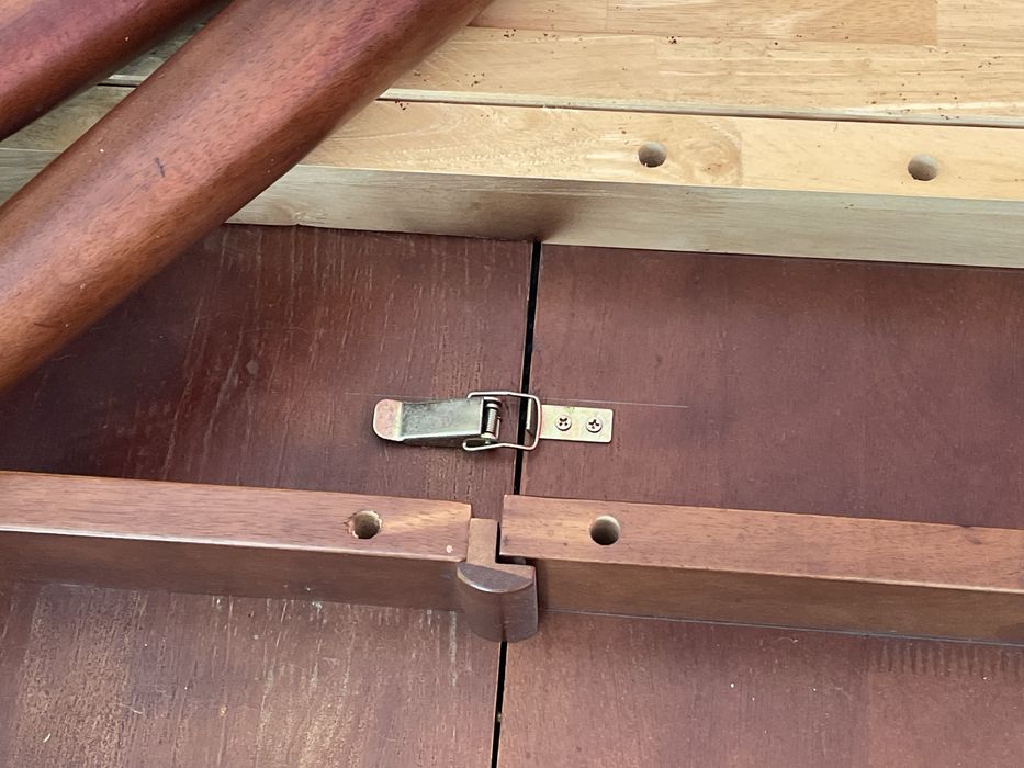 Стол деревянный (массивный)