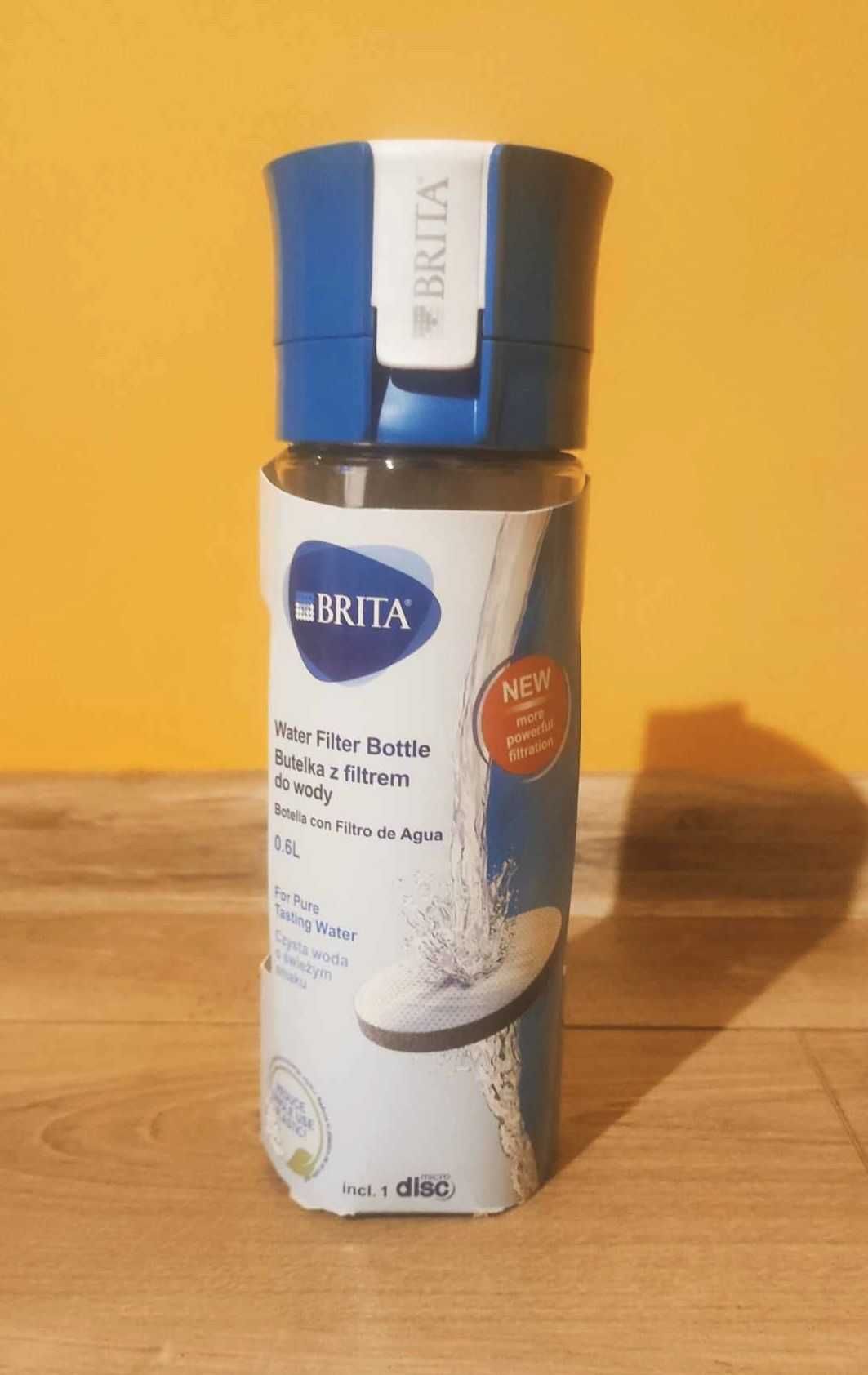 Butelka filtrująca na wodę Brita fill&go Vital w kolorze niebieskim