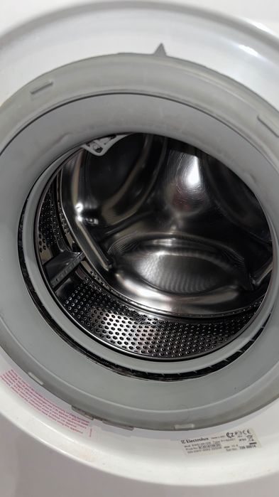 Стиральная машина ELECTROLUX EWW 16781 W б/у