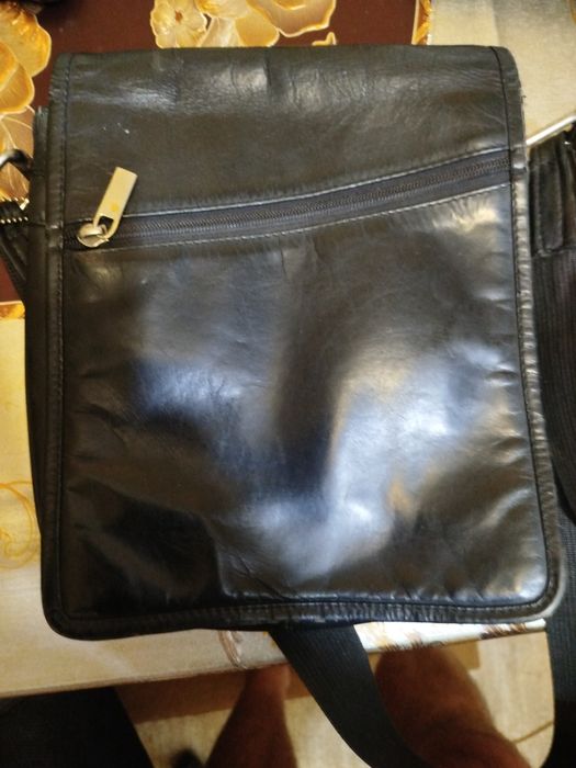 Чоловіча шкіряна сумка.