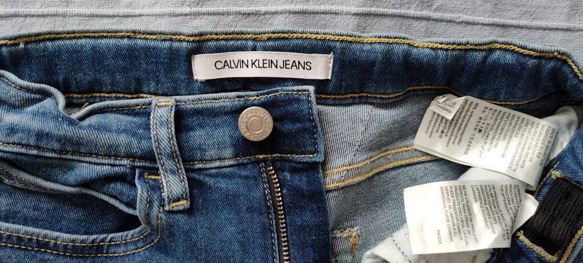 Jeansy Calvin Klein dziewczęce 12 lat