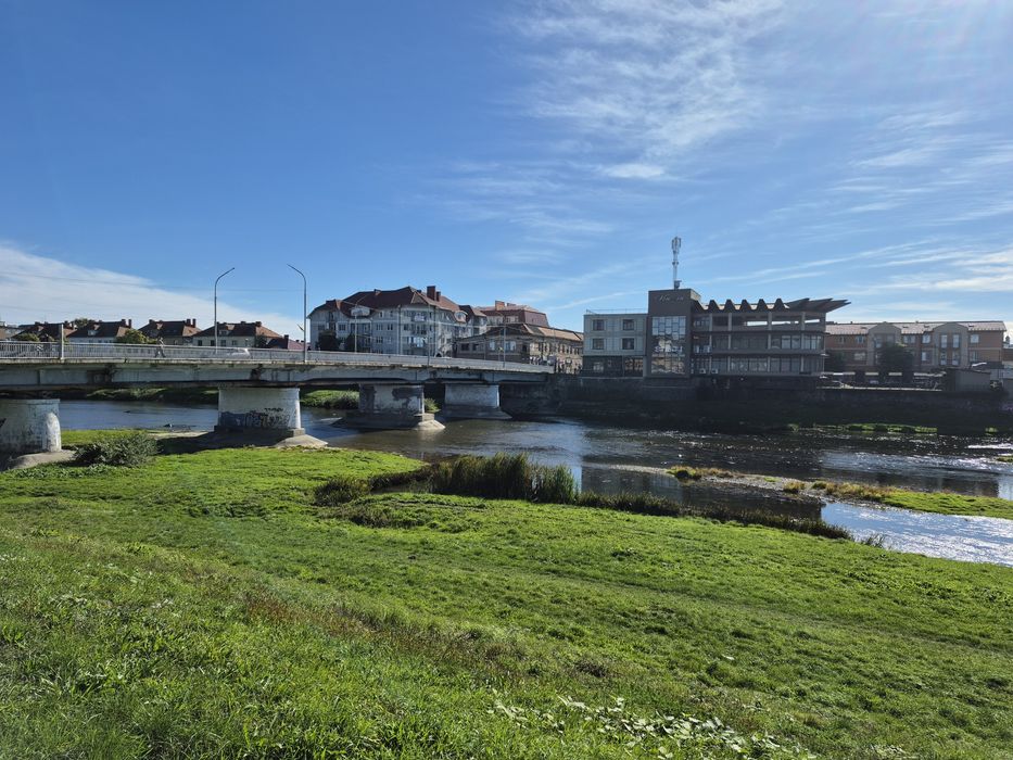 Здається вперше новий будинок на набережній.
