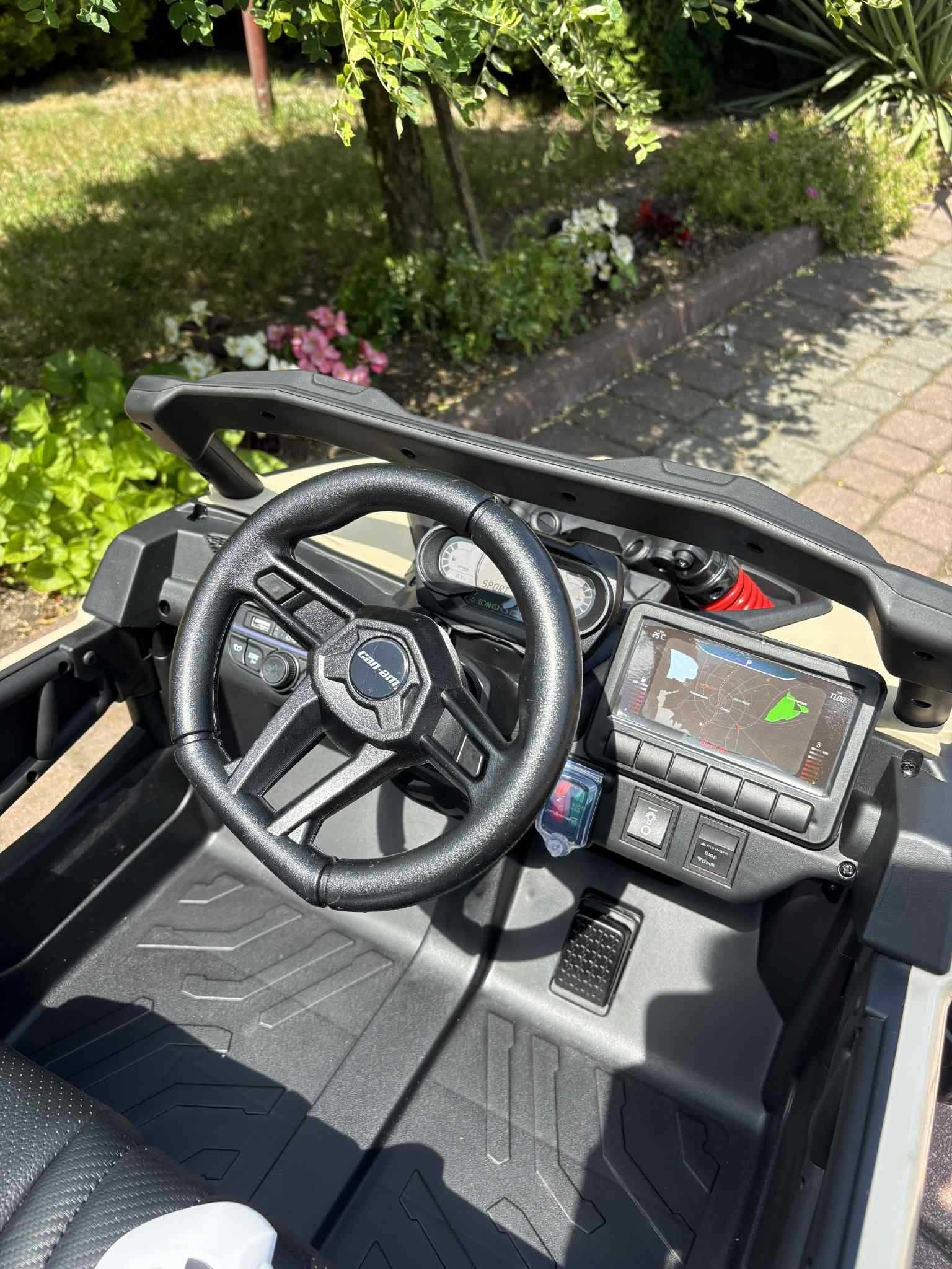 Samochód na akumulator Quad ATV Buggy CAN-AM Maverick 800W 24V PILOT