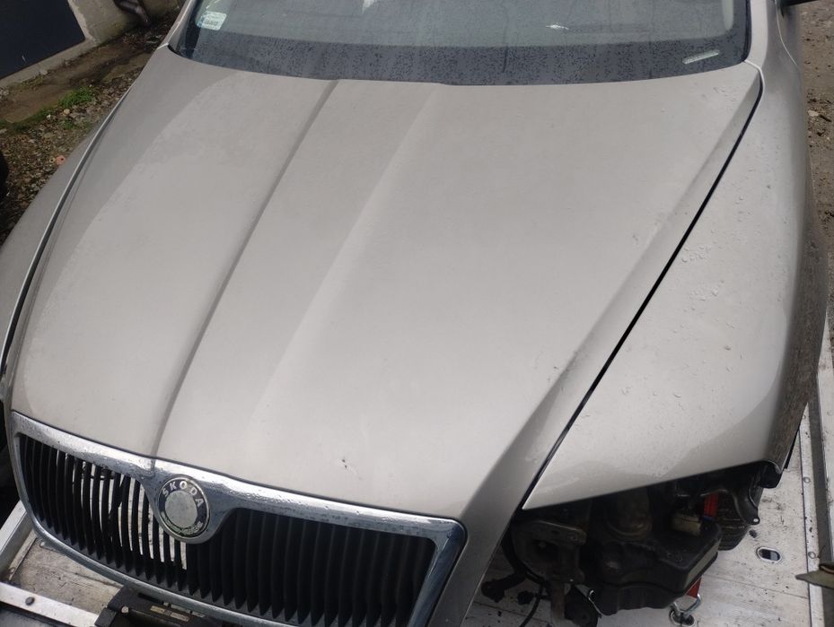 Skoda Octavia 2 maska kolor  9202