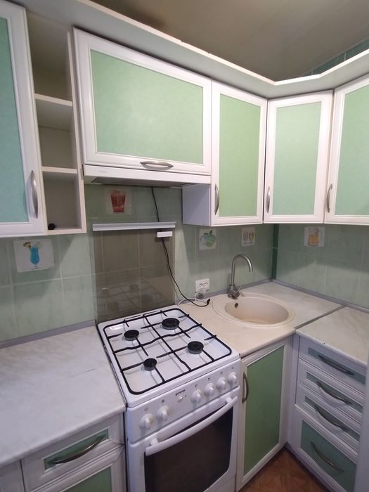 Сдам 2 КВ.по ул.Лахтинская(район кургана)4/5.4000+к.у.