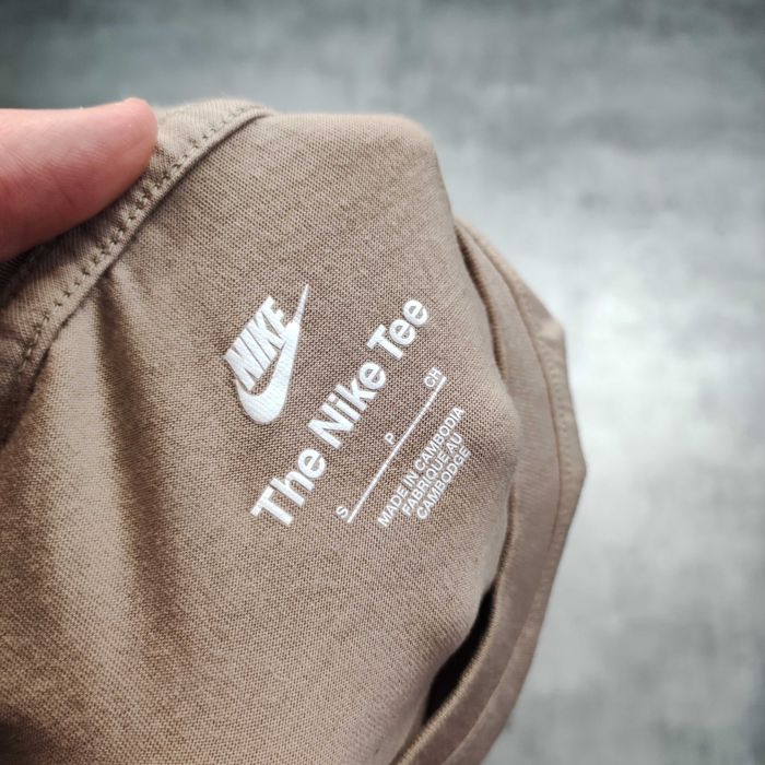 MĘSKA Beżowa PREMIUM Koszulka Nike Haft Logo Casual codzienna Sport