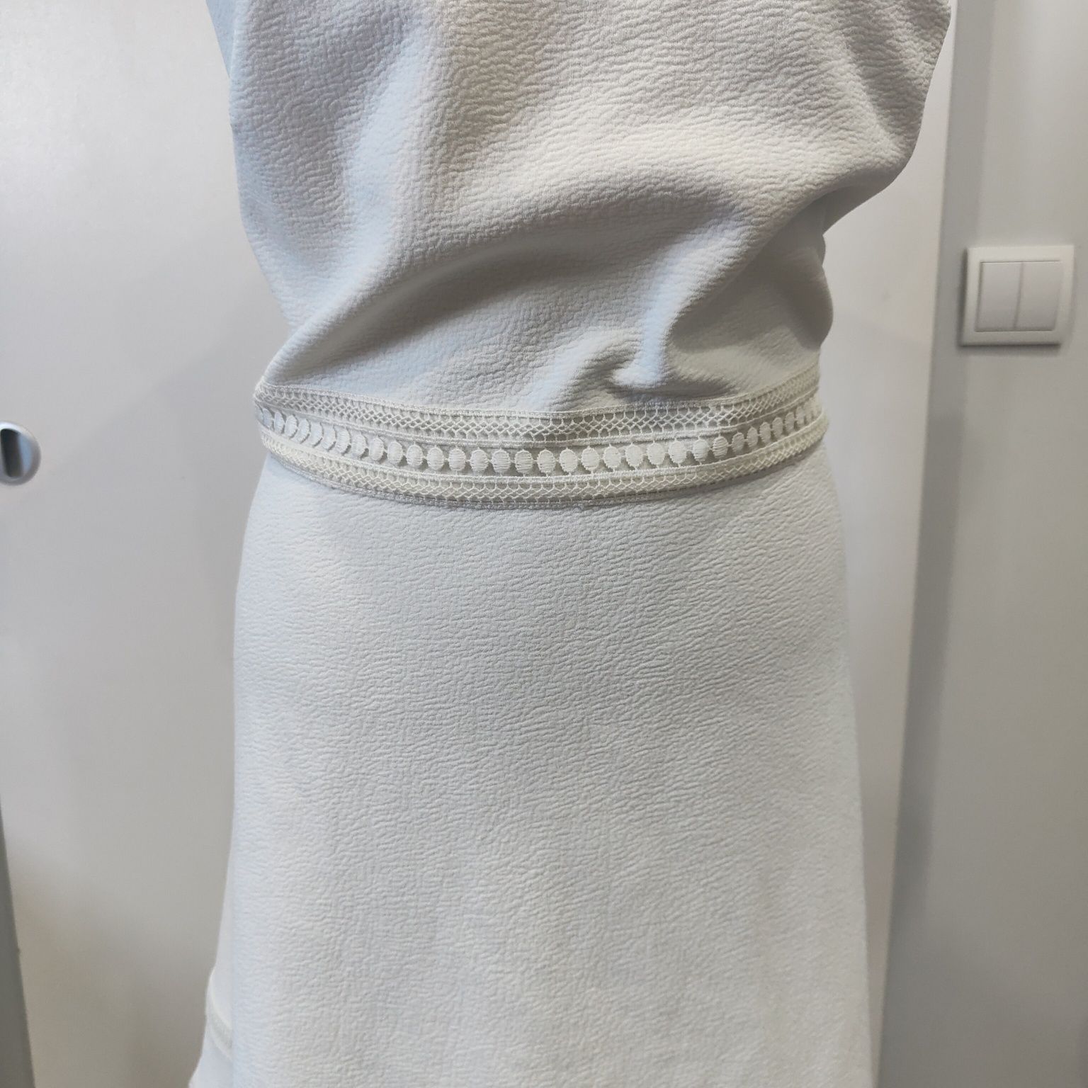 Biała elegancka sukienka H&M xl