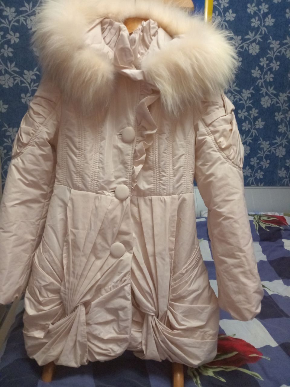 Женская зимняя куртка, подойдет и для девочки, на синтепоне