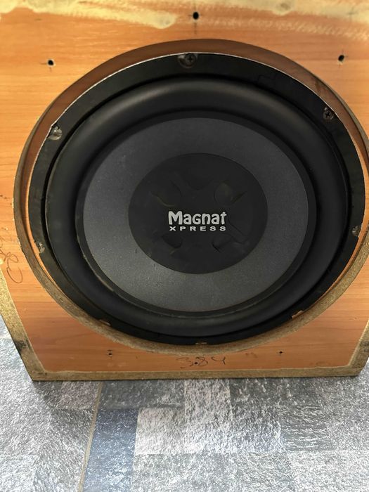 Продам сабвуфер Magnat Express с усилителем Philips 900W CM-Q405