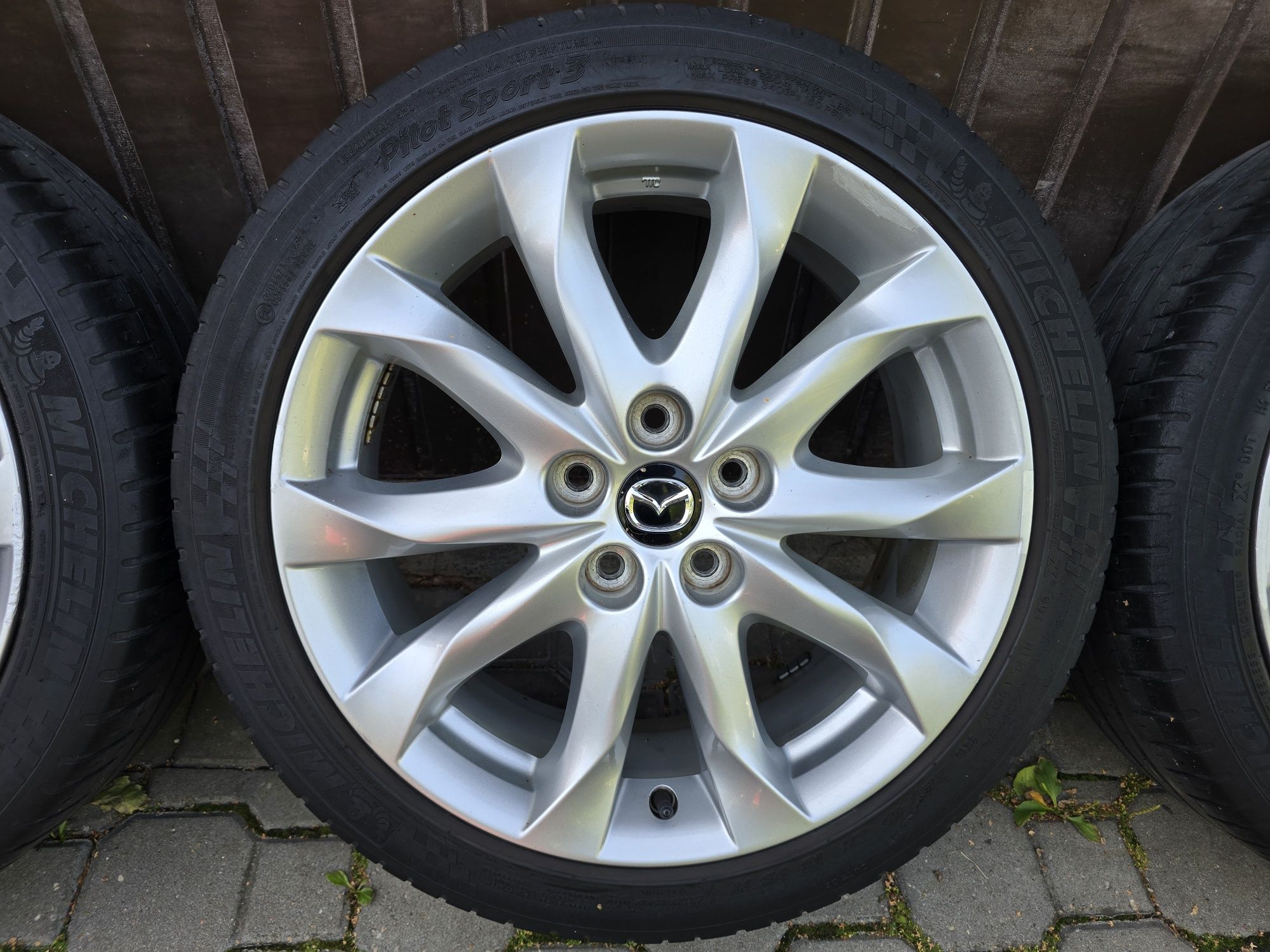 Felgi z oponami 215/45R18 Mazda 3 5x114,3 Premacy 5 6 MX-5 MPV