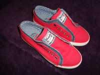 WRANGLER czerwone wkładane na rzepy dziewczęce buty tenisówki trampki