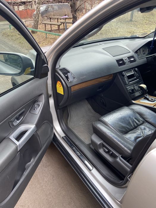 Продам  volvo xc90 2.4 d5 awd