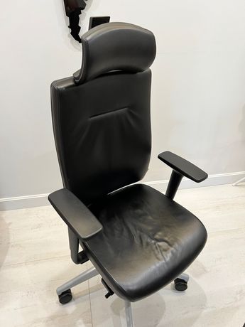 Офісне крісло шкіряне