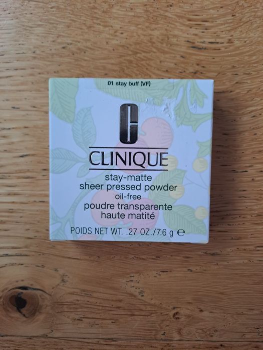 Puder do twarzy clinique stay-matte stay buff 01