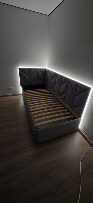 М'які стінові панелі для ліжка