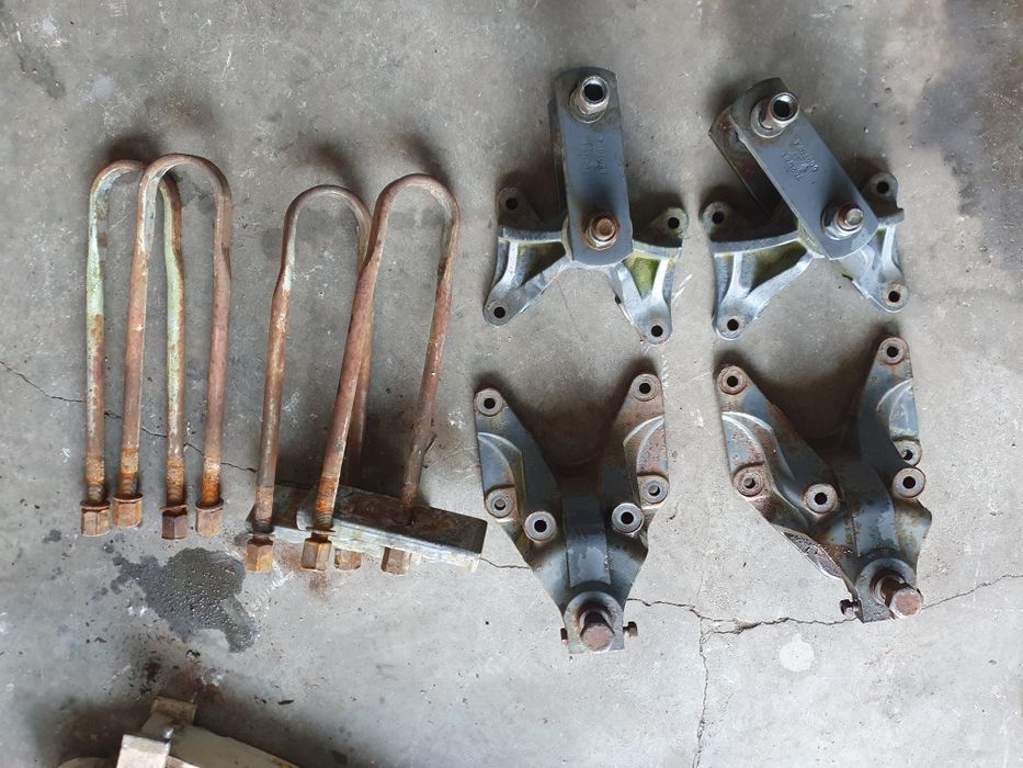 Mocowanie Resorów Cybanty Obejmy Renault Midlum 17.5