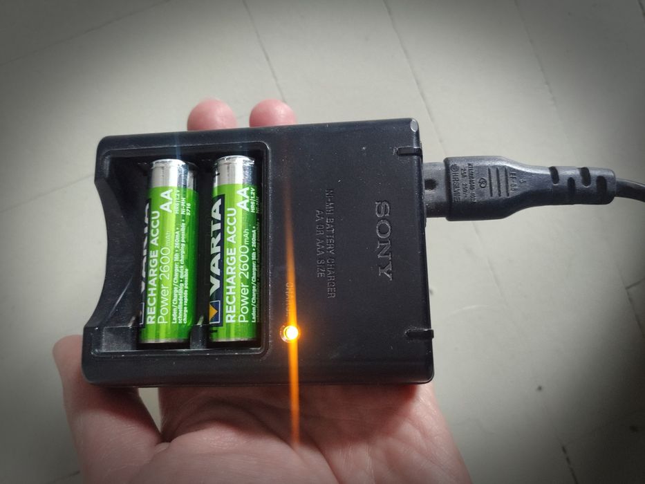 Фотоапарат цифровий Sony DSC-H5