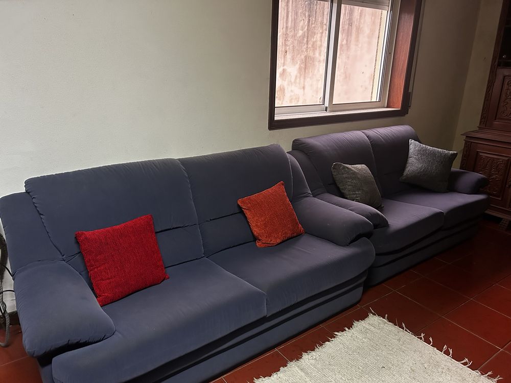 2 Sofás Azul Escuro – 150 € (Negociável)