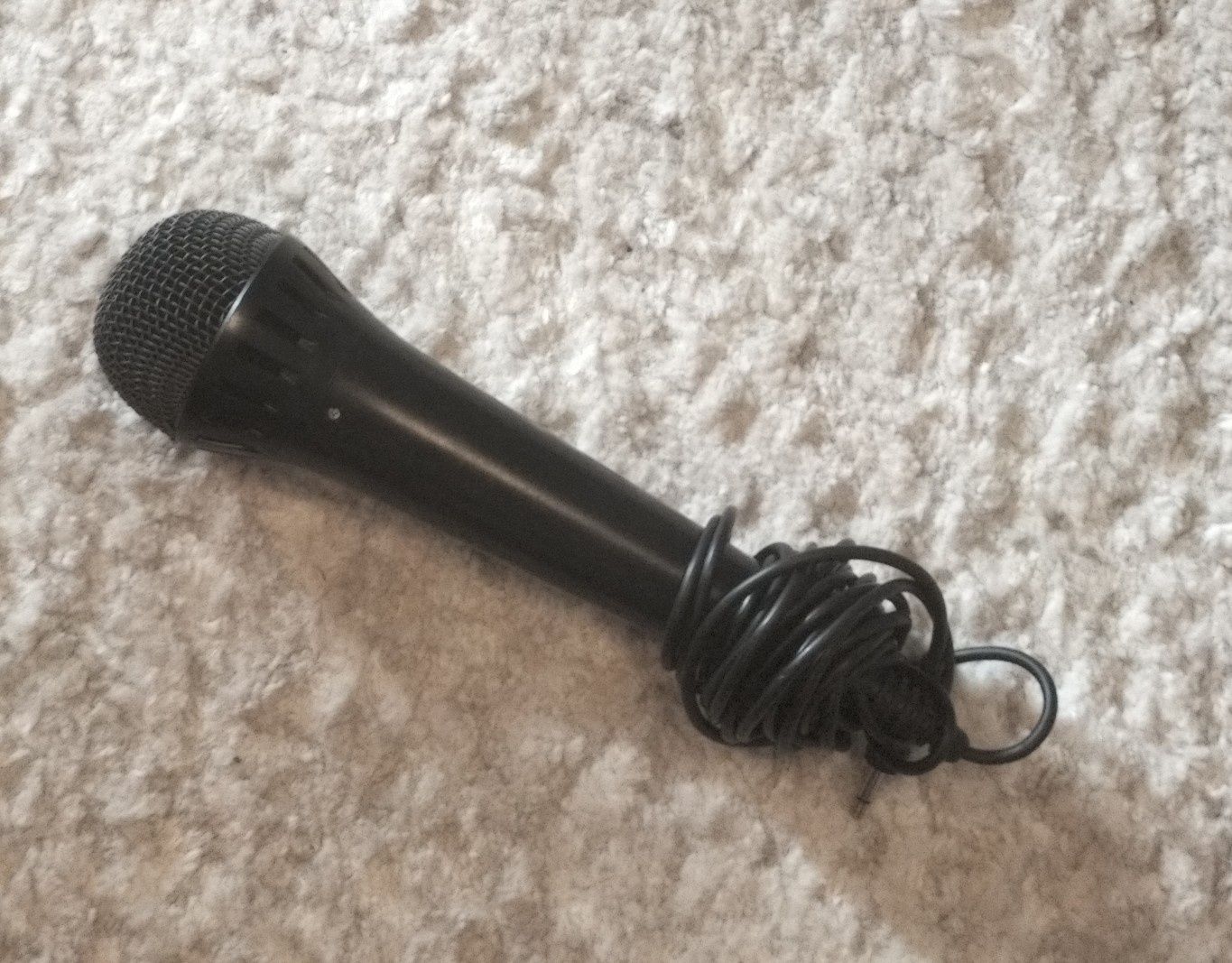 Microfone preto usado