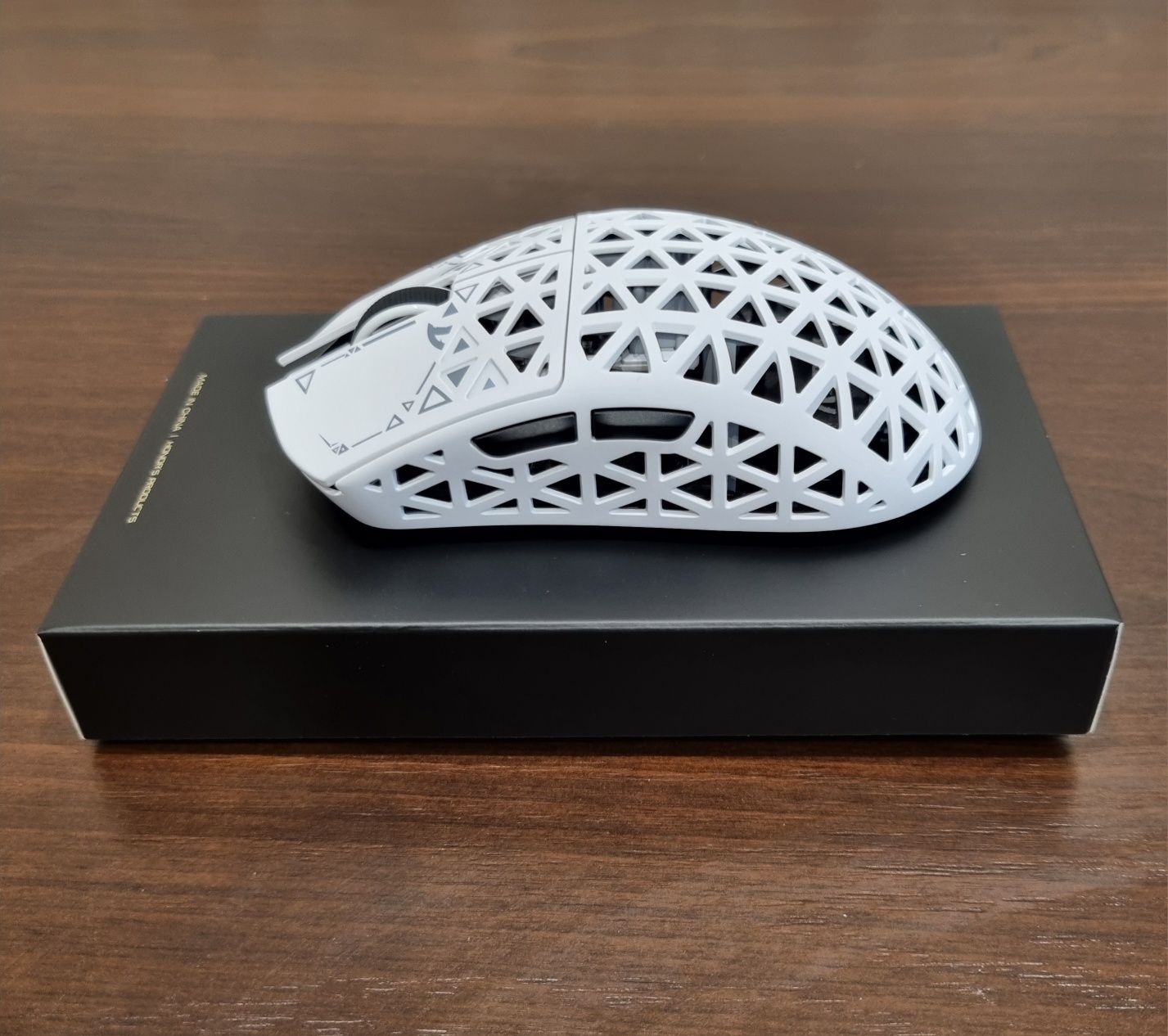 Ігрова бездротова мишка attack shark r5 ultra white, НОВА!
