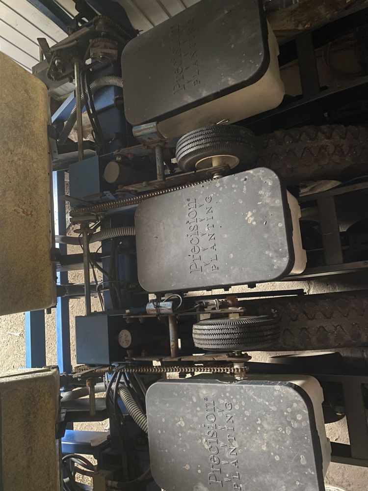 Kinze 2000 Precision Planting vSet 2