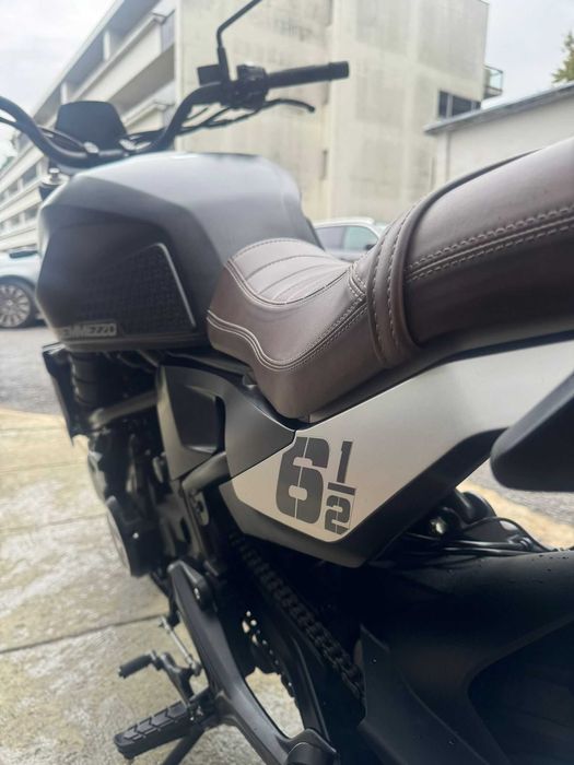 MOTO MORINI SEIEMMEZZO SCR 2025