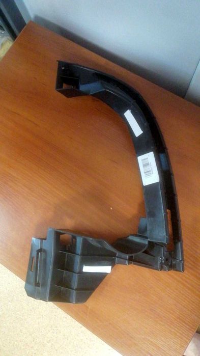 Кріплення вихлопної труби ліве рест. - AUDI A4 (B9) 2019 (8W0807347A)