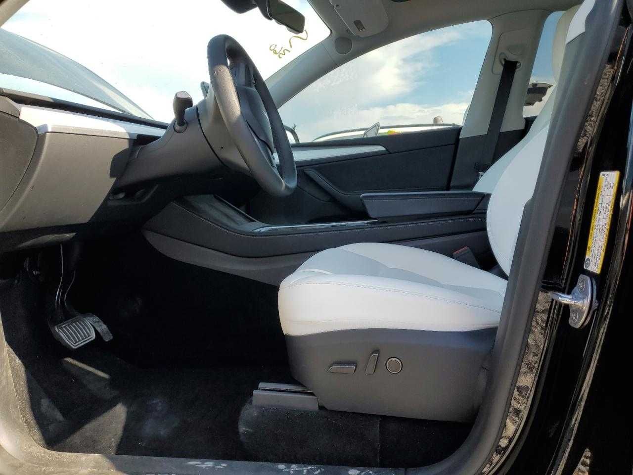 2024 TESLA MODEL Y (Нульове мито до 2026!)