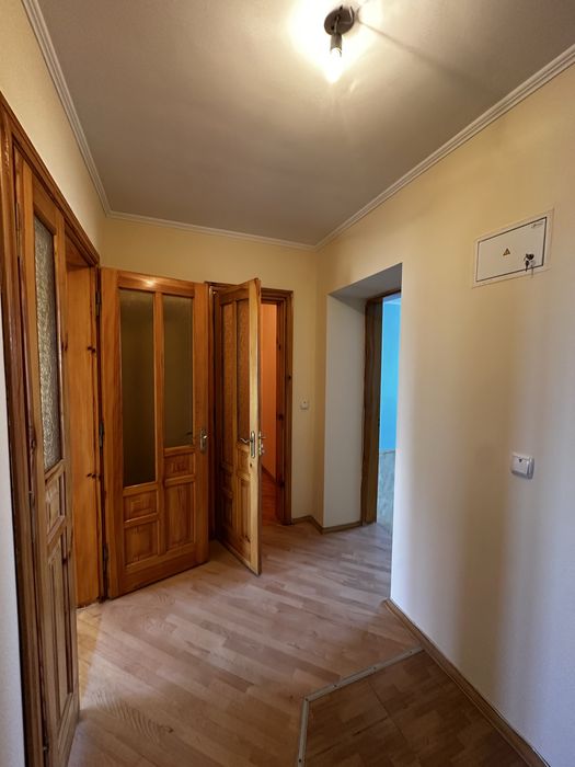 Продам 2 кімнатну в центрі вулиця Тичини