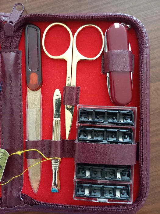 Маникюрный набор Deluxe Travel Kit 24K-Gold Plating Accessories