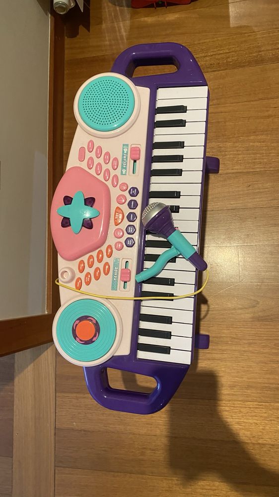 Piano brinquedo