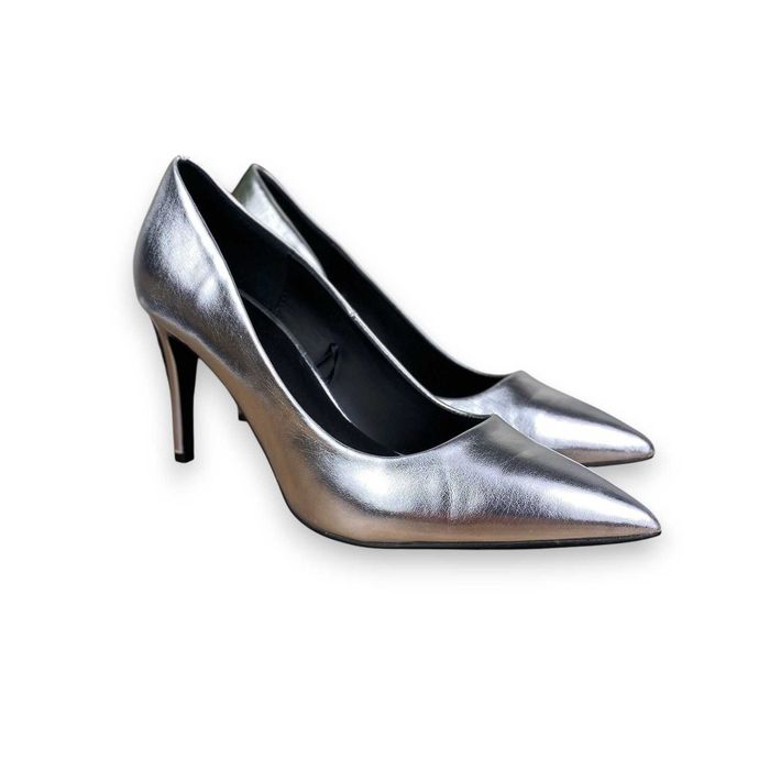 Srebrne czółenka na obcasie Even&Odd r. 40 – styl i elegancja