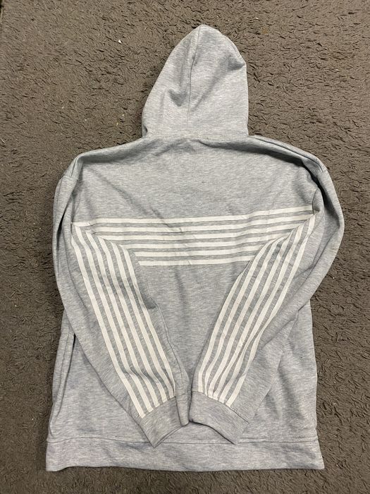 Кофта сіра з білими полосками