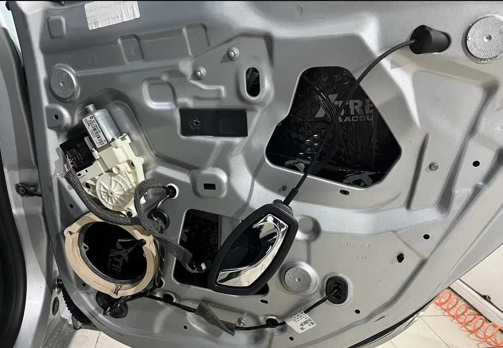 Подиумы под динамики, проставки Renault Megane 3